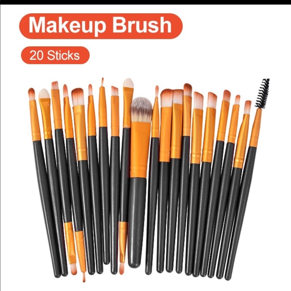 20 makeup brushes